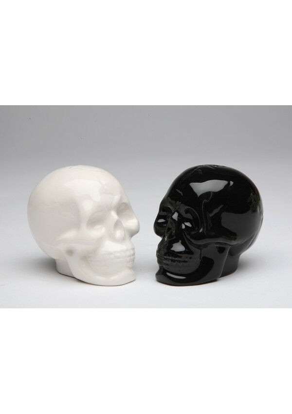 Skull Salt and Pepper Shaker Set